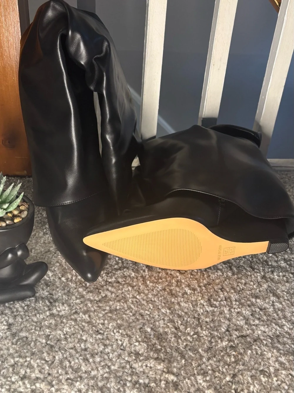 N/A stylish black