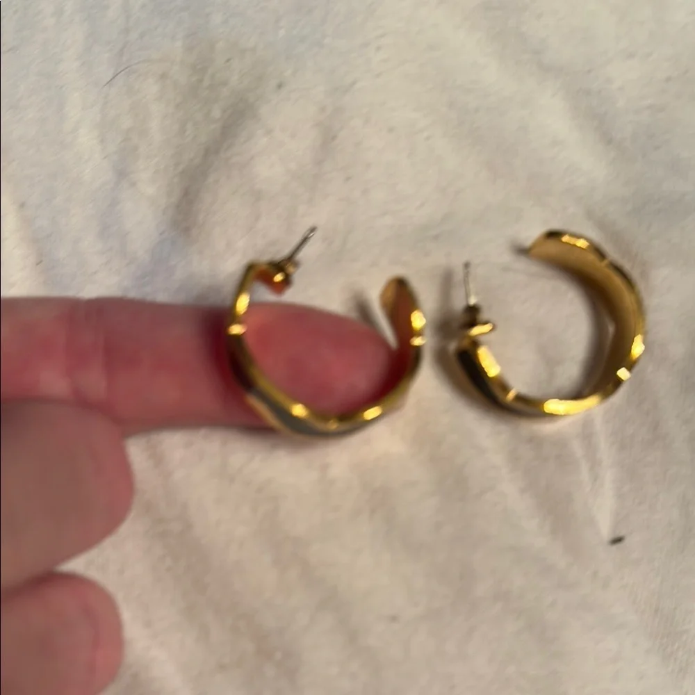 N/A elegant gold