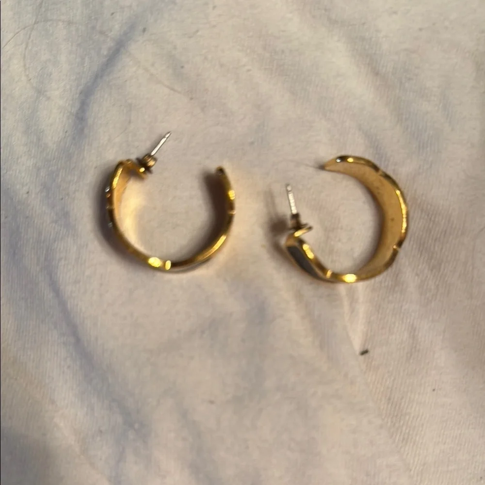 N/A elegant gold