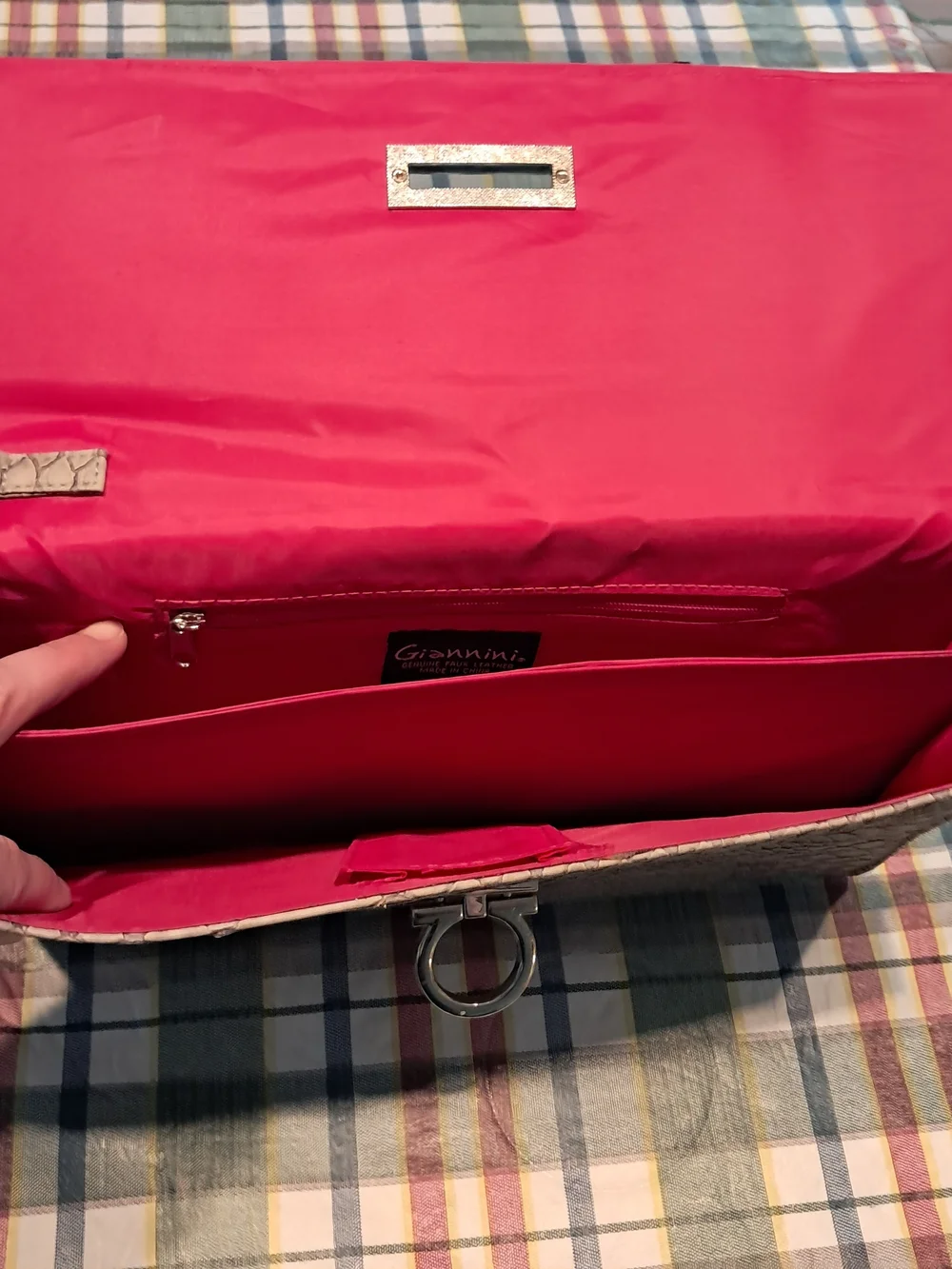 N/A stylish wristlet