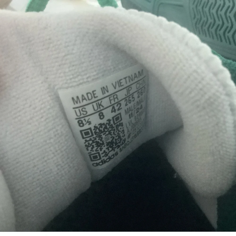 adidas lightweight athletic