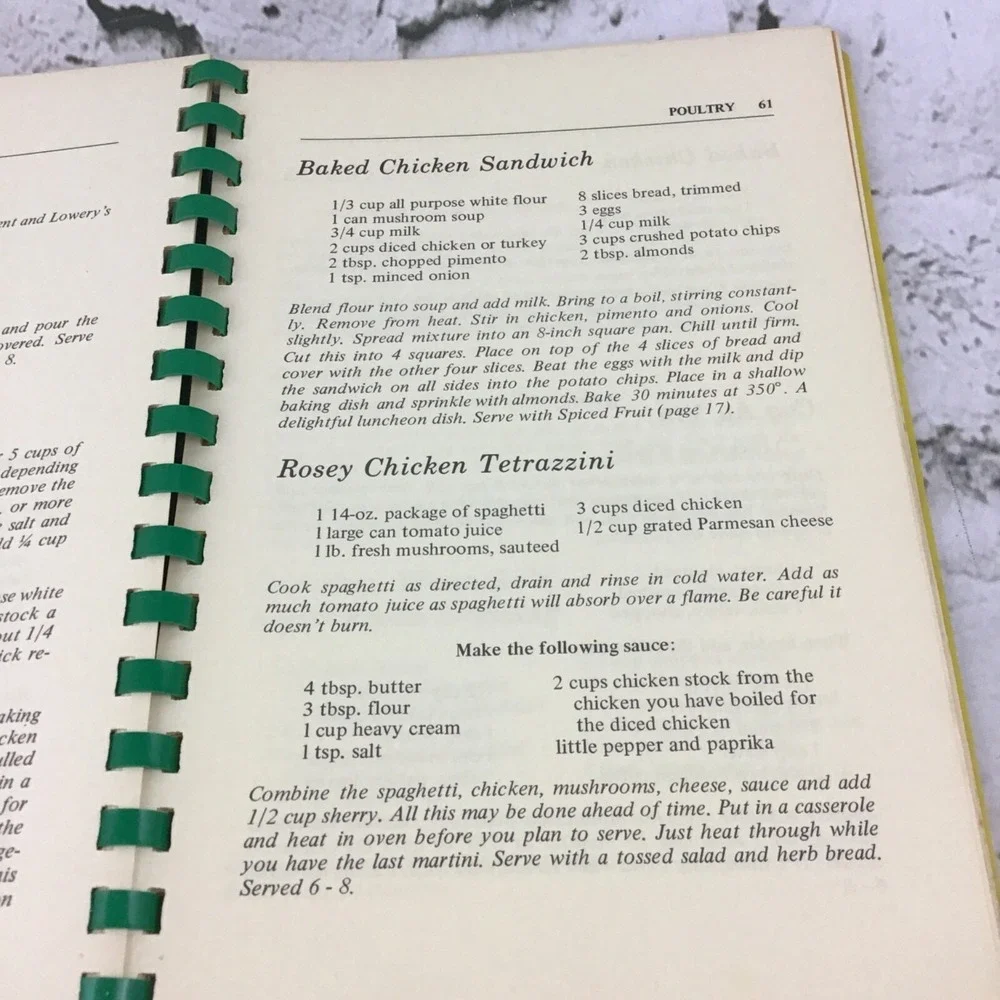 It's a Daisy Cookbook‎ by Boo Leet Vintage 1974 Cookbook