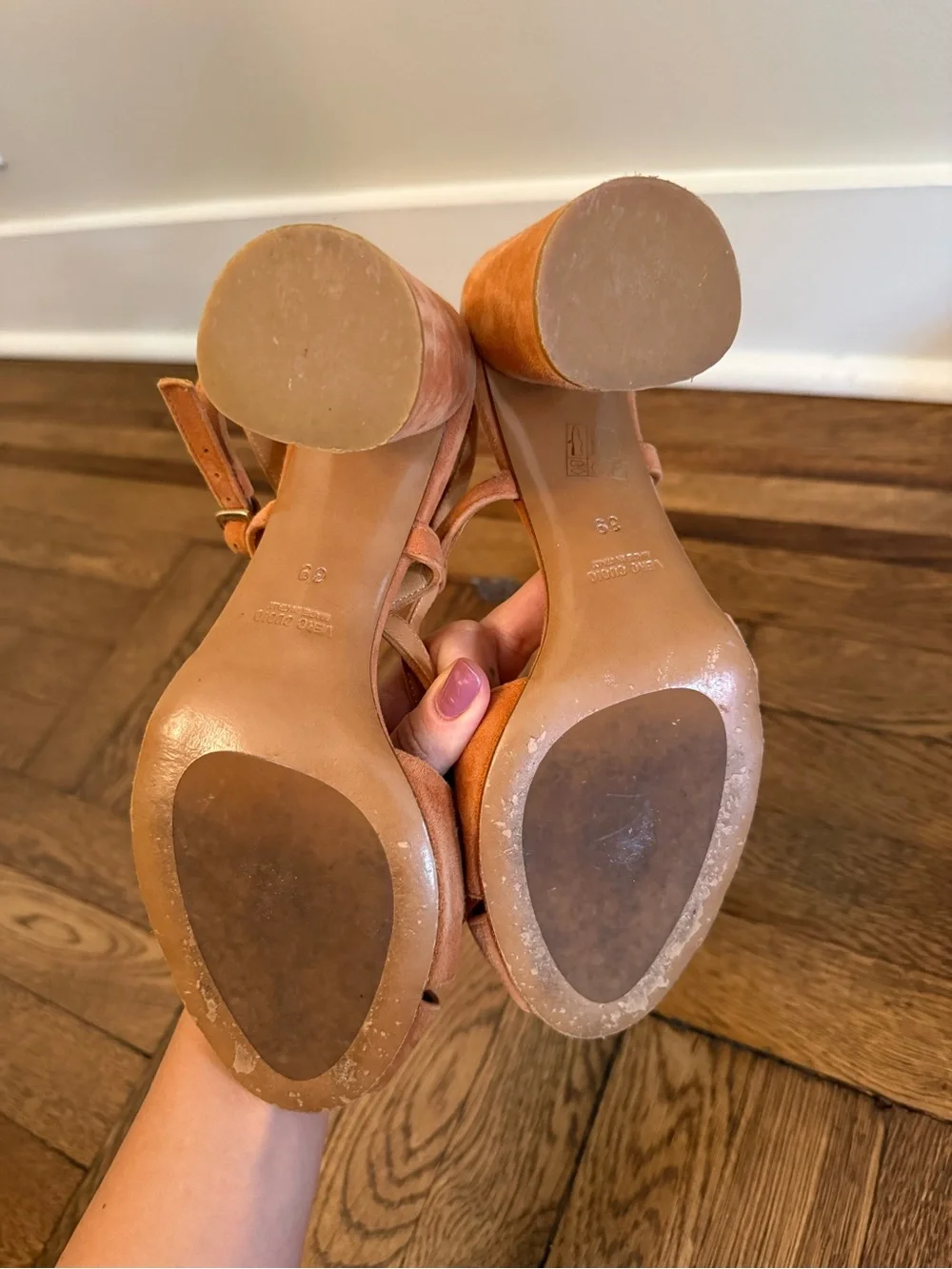 Nero Giardini peach suede