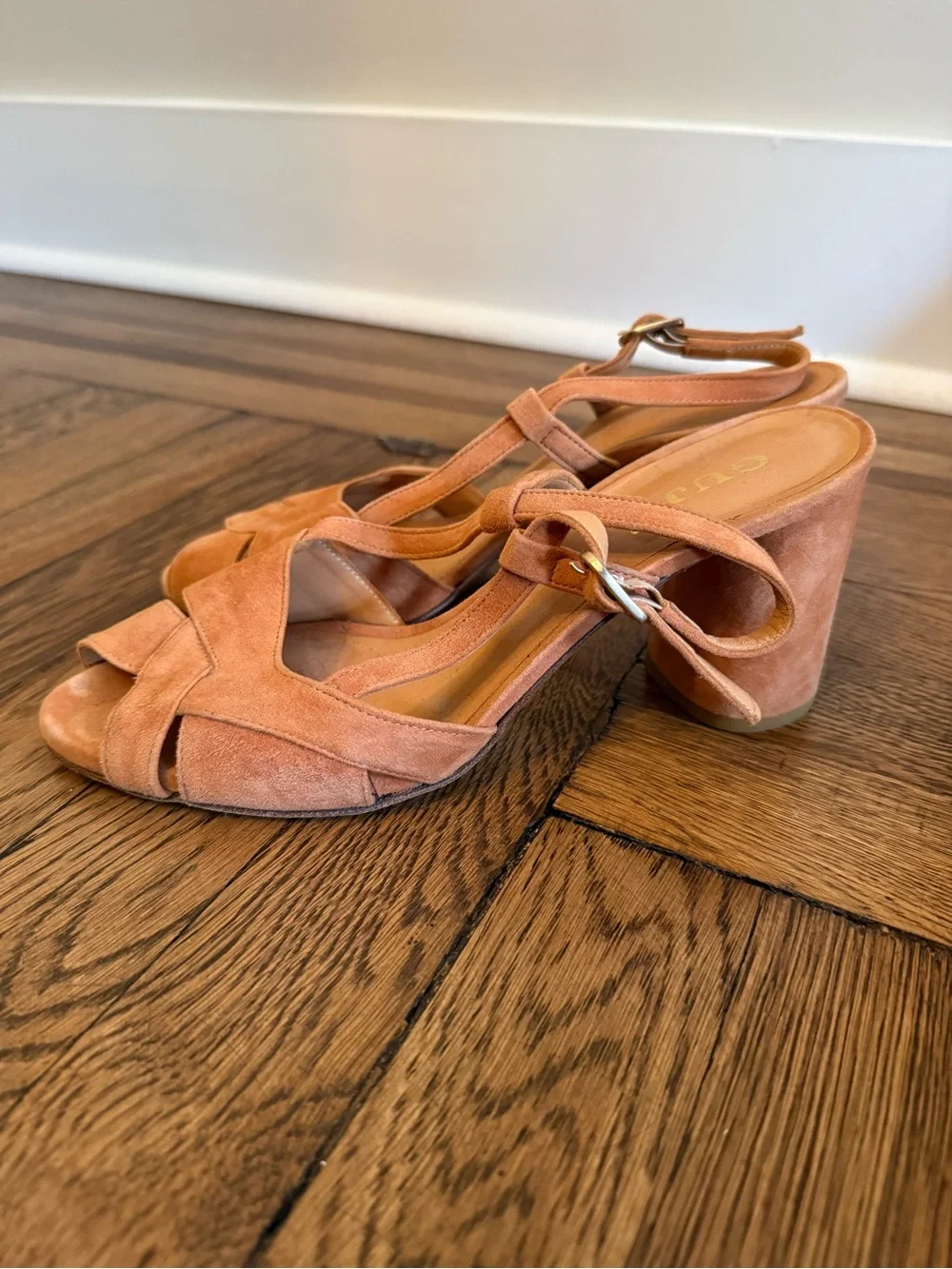 Nero Giardini peach suede