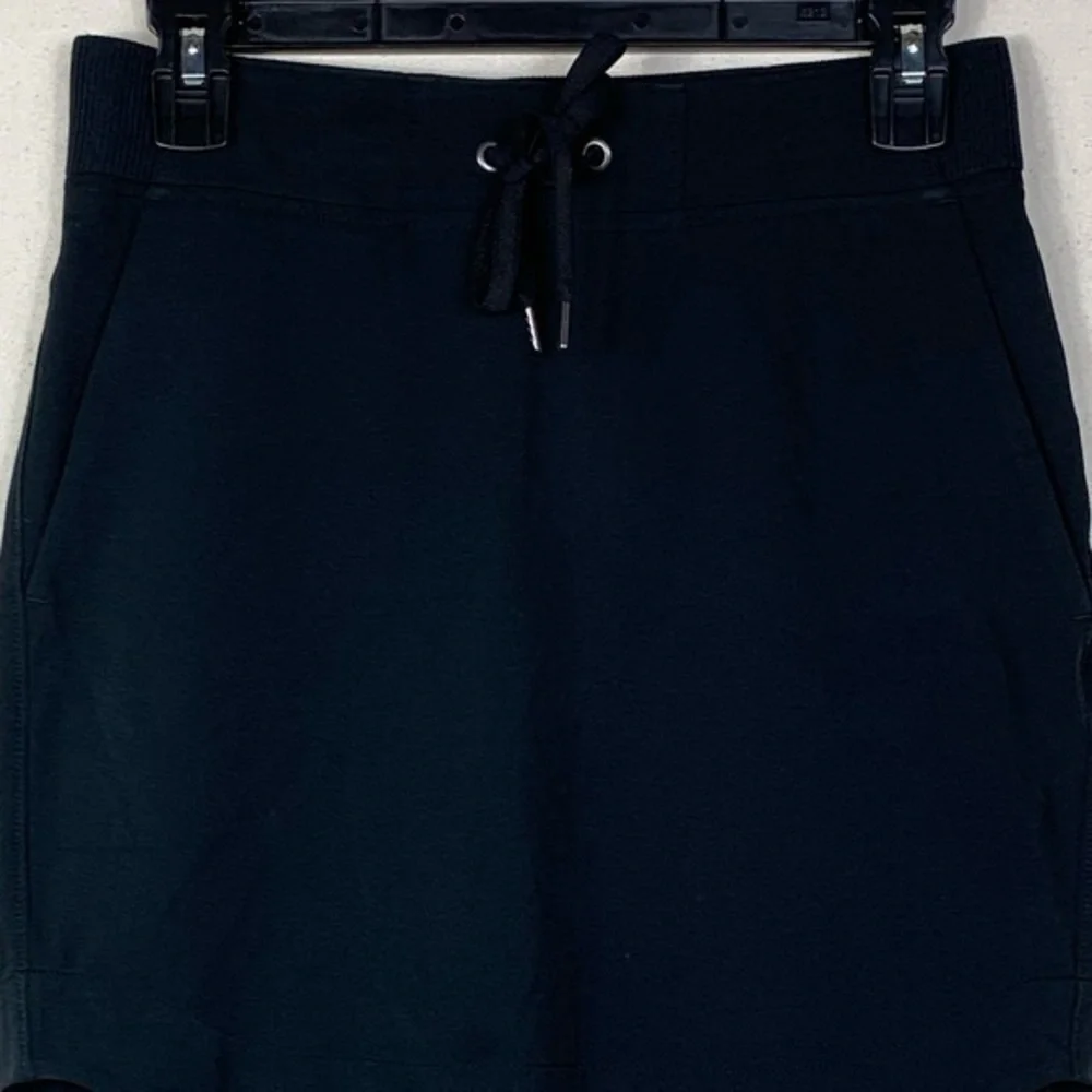 Athleta | Black Skirt