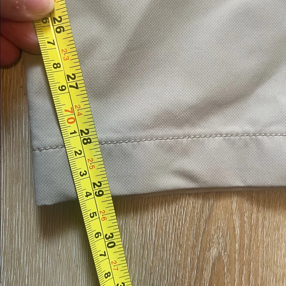 Banana republic men 40 waist 30 length tan 100% Polyester