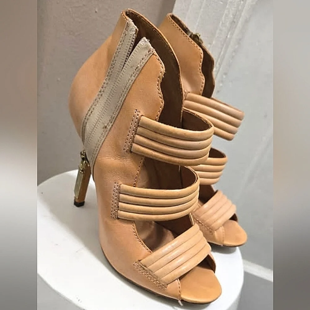 L.A.M.B Open Toe Tan Heels Leather Stilletos Sandals Women's Shoe Size 8M