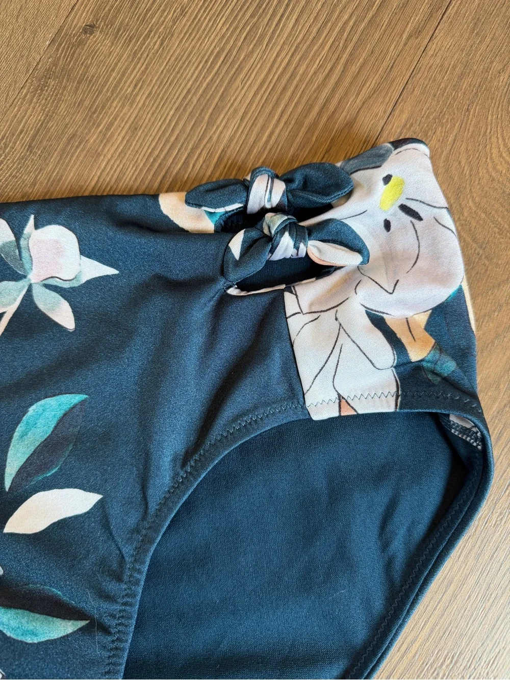 Athleta High-Waisted Floral Swim Bikini Bottoms Size M Navy Blue Bluebell Print