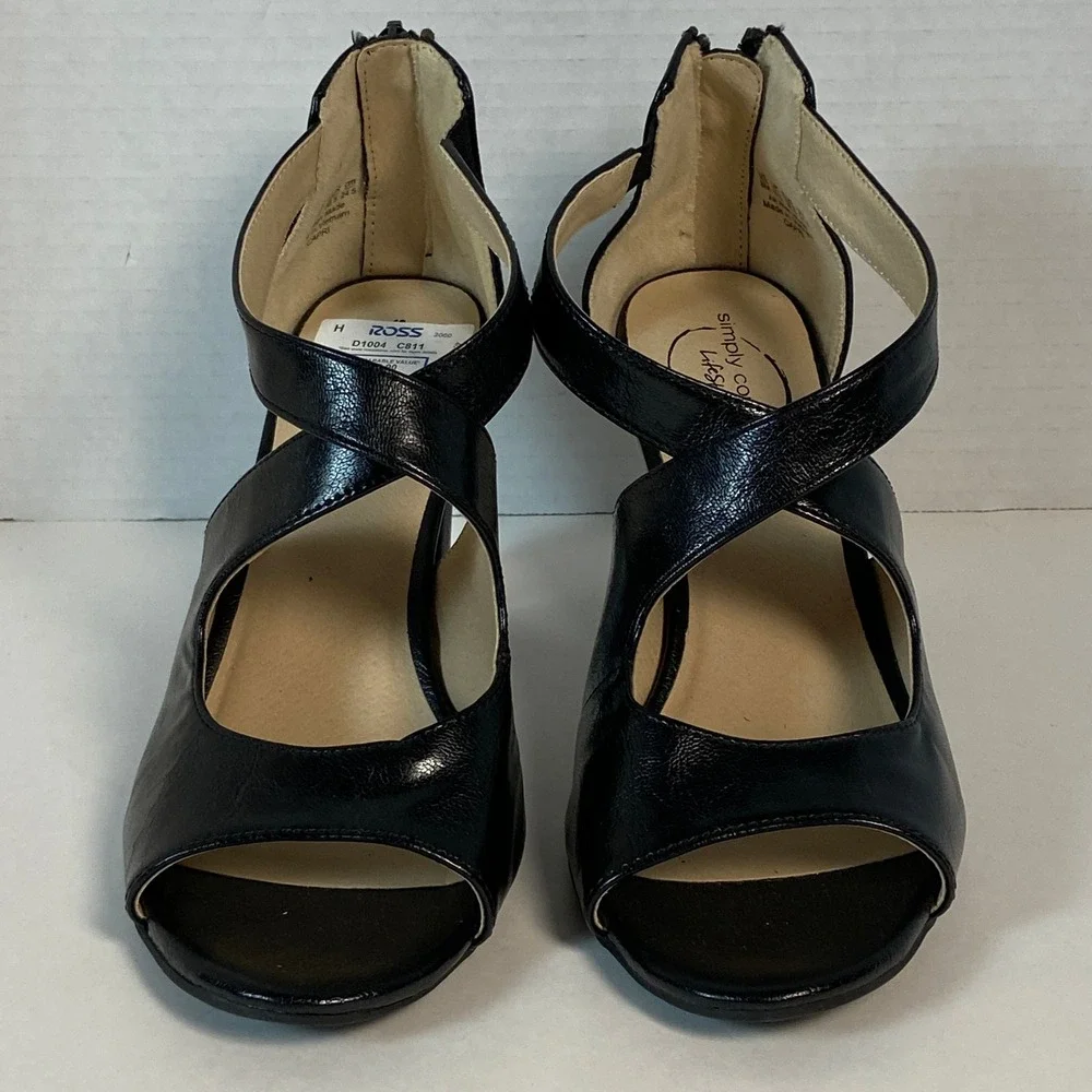 LifeStride Capri Vegan Leather Cross Strap Block Heel Sandal US 8 Timeless Style