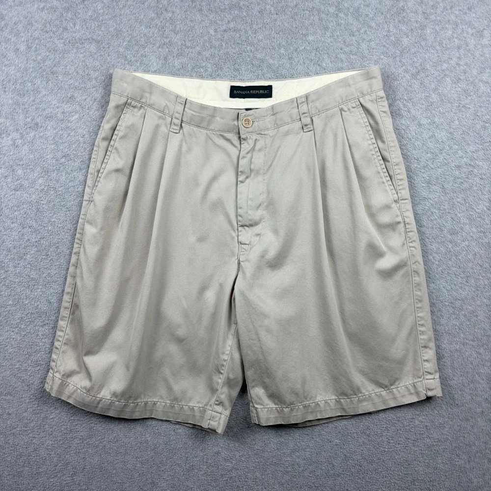 Vintage Banana Republic Shorts Mens 34 (Fits 32) Beige Pleated Twill Chino Prep