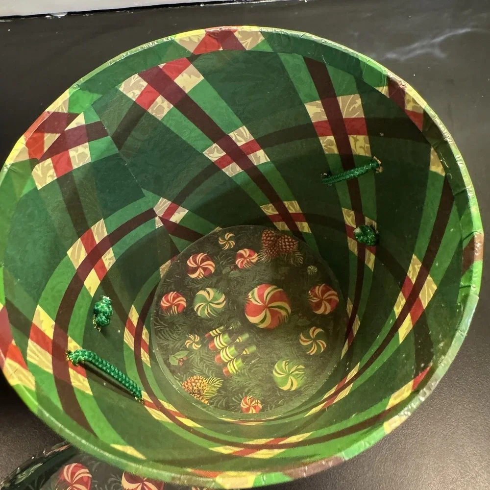 Vintage Round Christmas Gift Box Reusable‎ Hat Storage Green White Plaid
