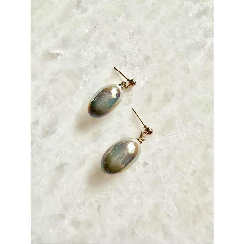Grey oval pearlecent dangle earrings