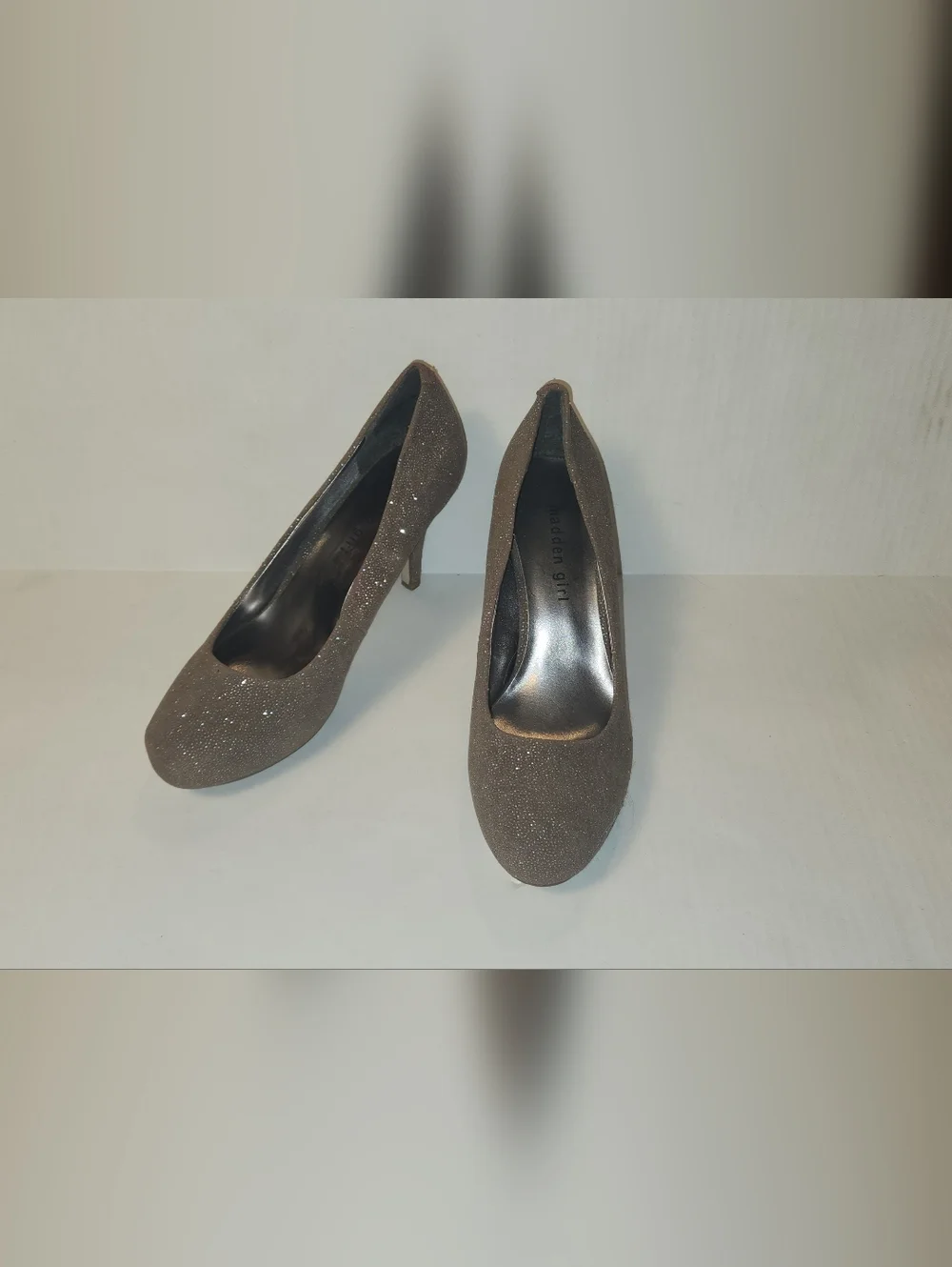 Madden Girl Getta Gold Nude Glitter Hidden Platform High Heels Pumps 8 EUC