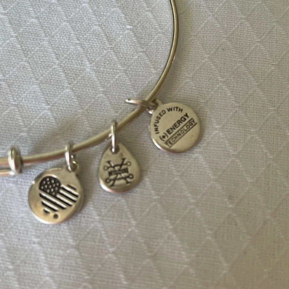 Alex and Ani Silver tone Infinite Love Daughter Expandable Bangle Bracelet. EUC.
