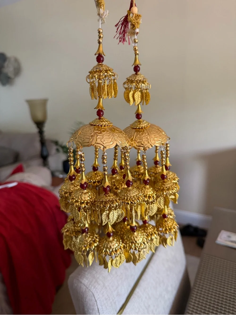 N/A elegant gold