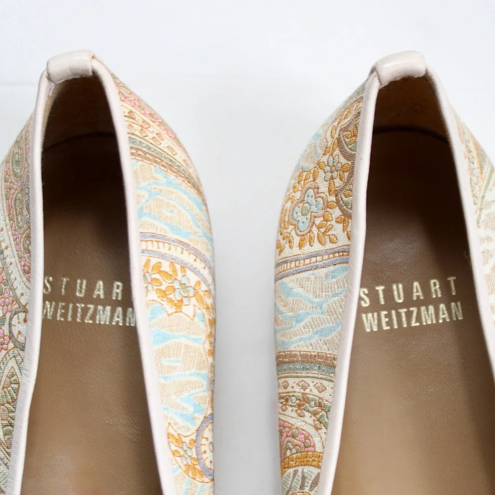 Stuart Weitzman reposhing this