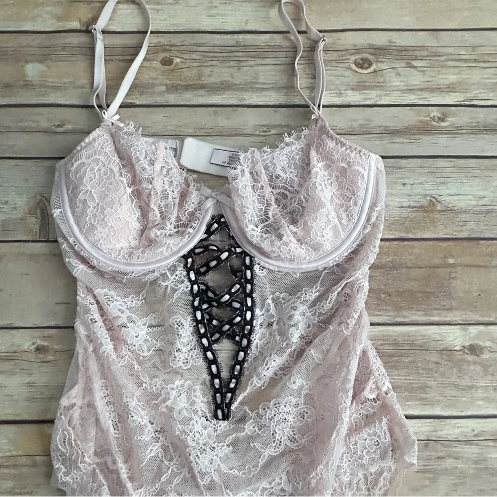Victorias Secret chic pink