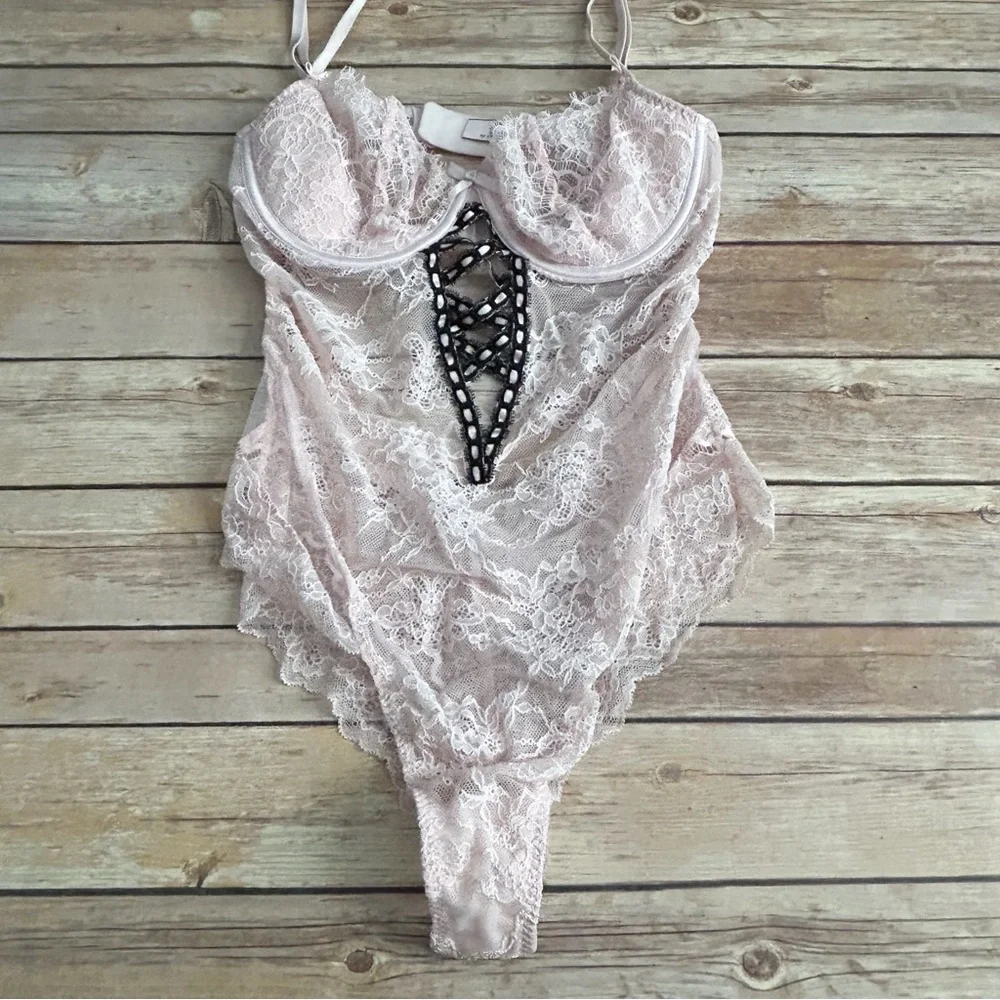 Victorias Secret chic pink