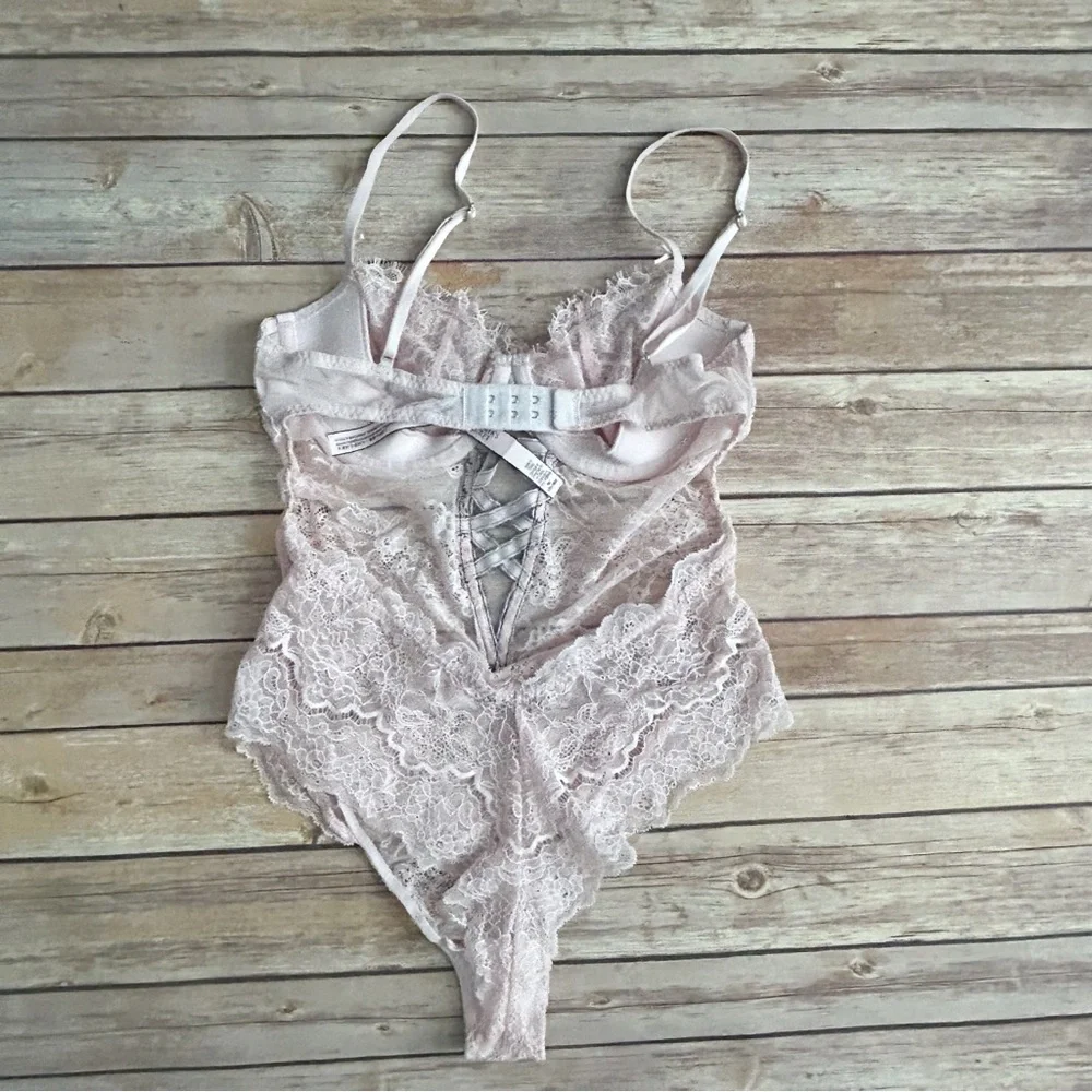 Victorias Secret chic pink