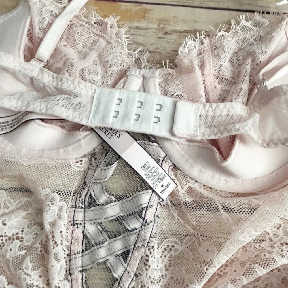 Victorias Secret chic pink