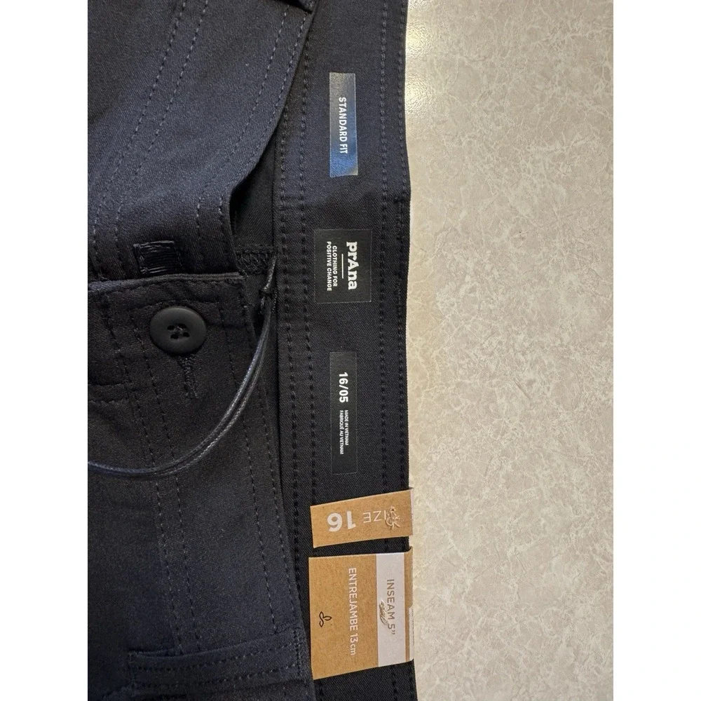 Prana halle short