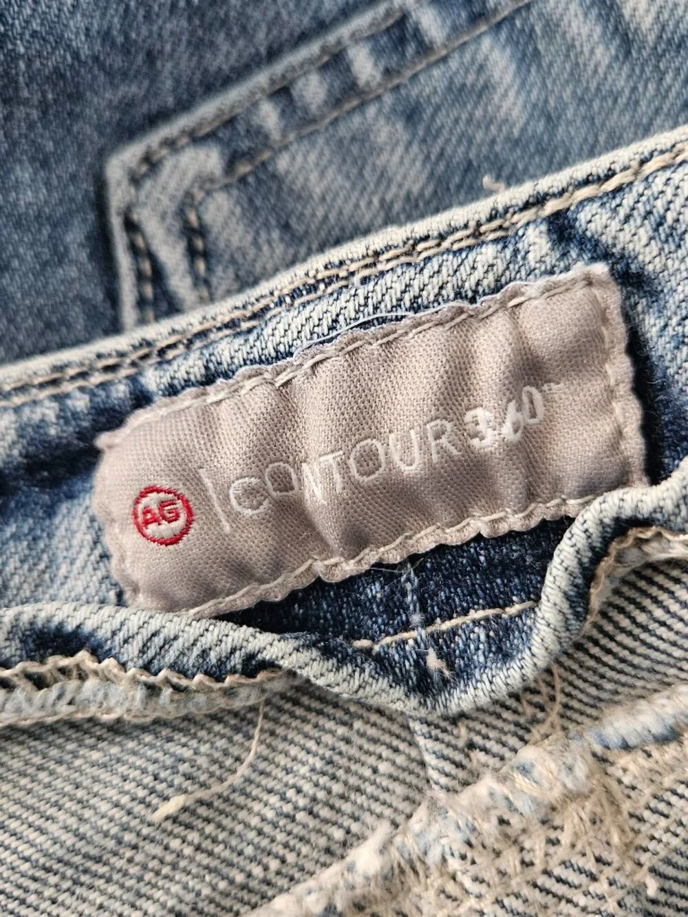 AG Adriano Goldschmied Contour 360 Darted Aven High-Rise Relaxed Straight Jean