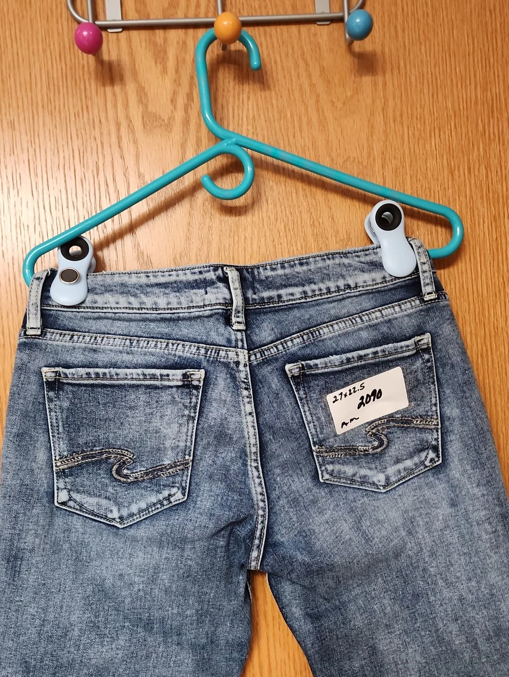 Silver Suki Women's Jean capris 27x22.5 number 2090