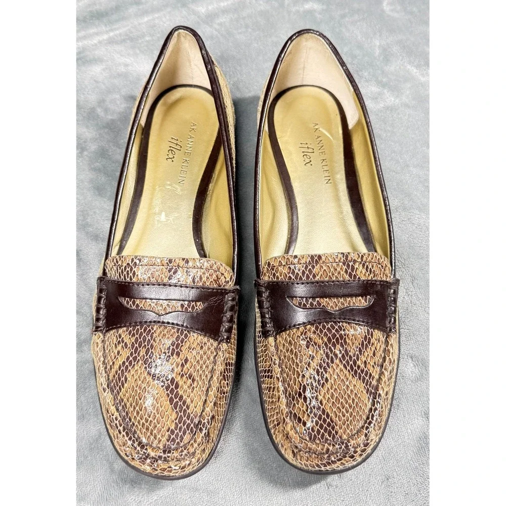 Anne Klein title anne