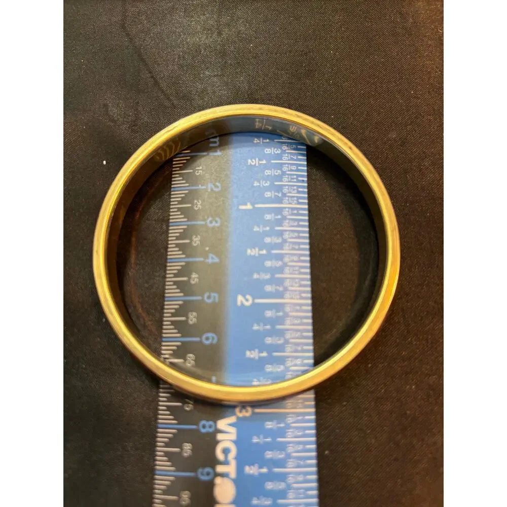 None and/or Unknown bangle typical