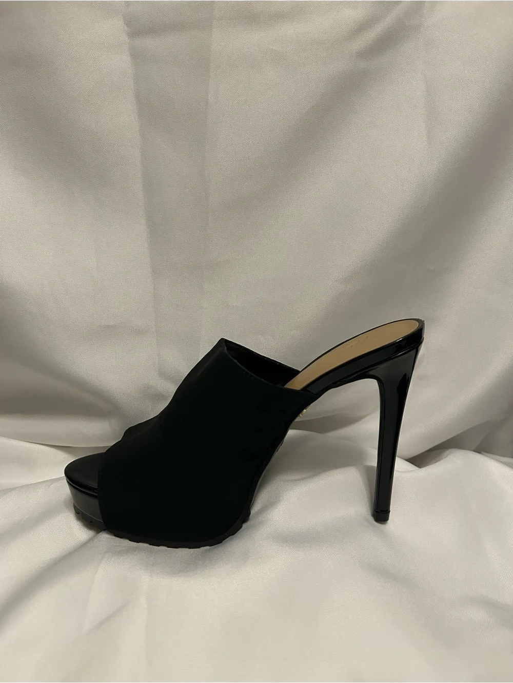 Thalia Sodi chic black