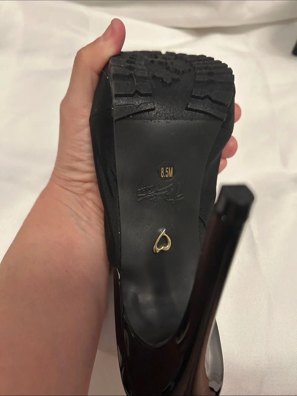 Thalia Sodi chic black