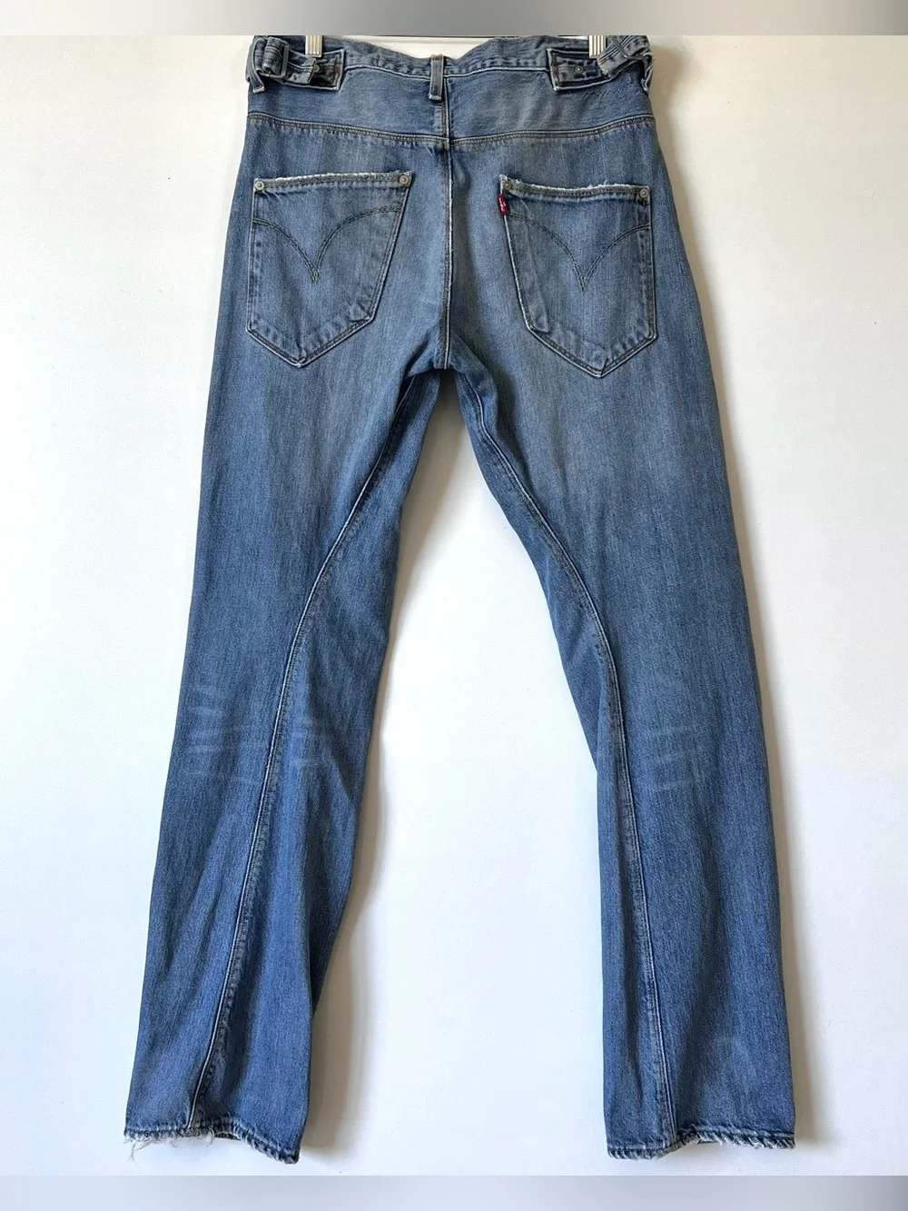 Levis ⁍̥̥̥᷅ ᴈ⁍̥̥̥᷅
