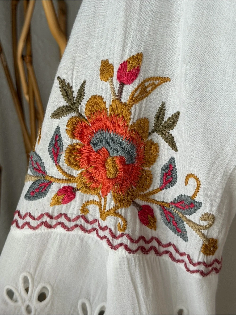 Johnny Was Embroidered V-Neck Bell Sleeve Top - White with Red Floral Sz Medium