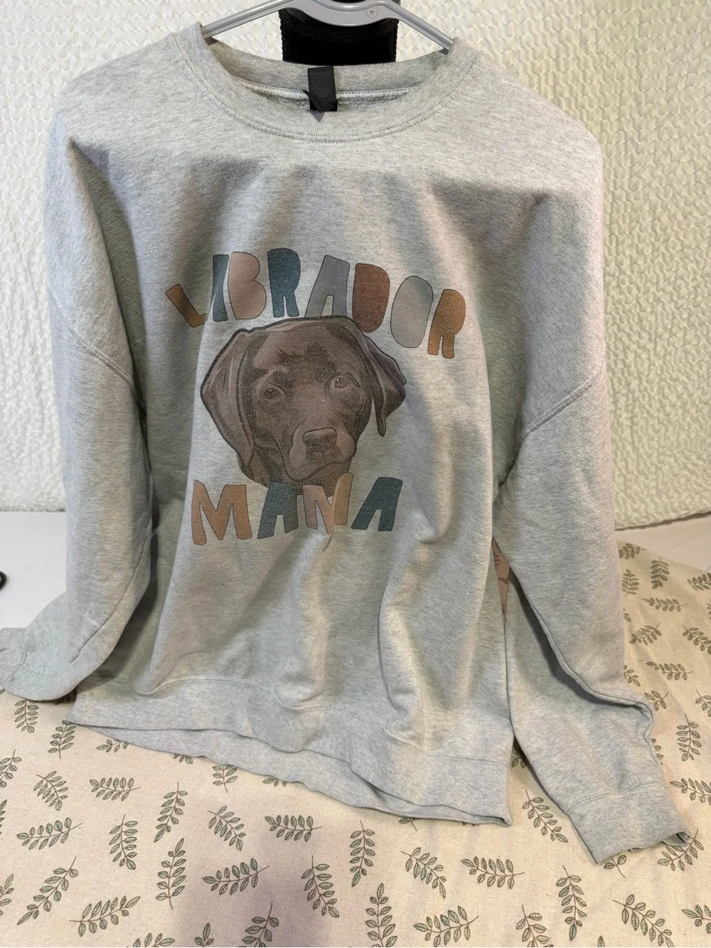 Labrador Mama Graphic Sweatshirt - Gray