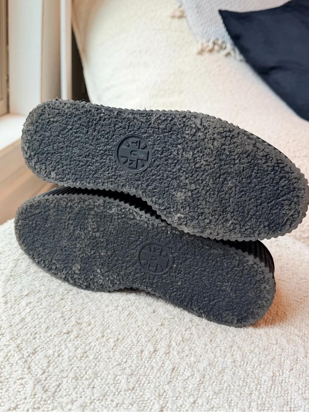 T.U.K suede viva