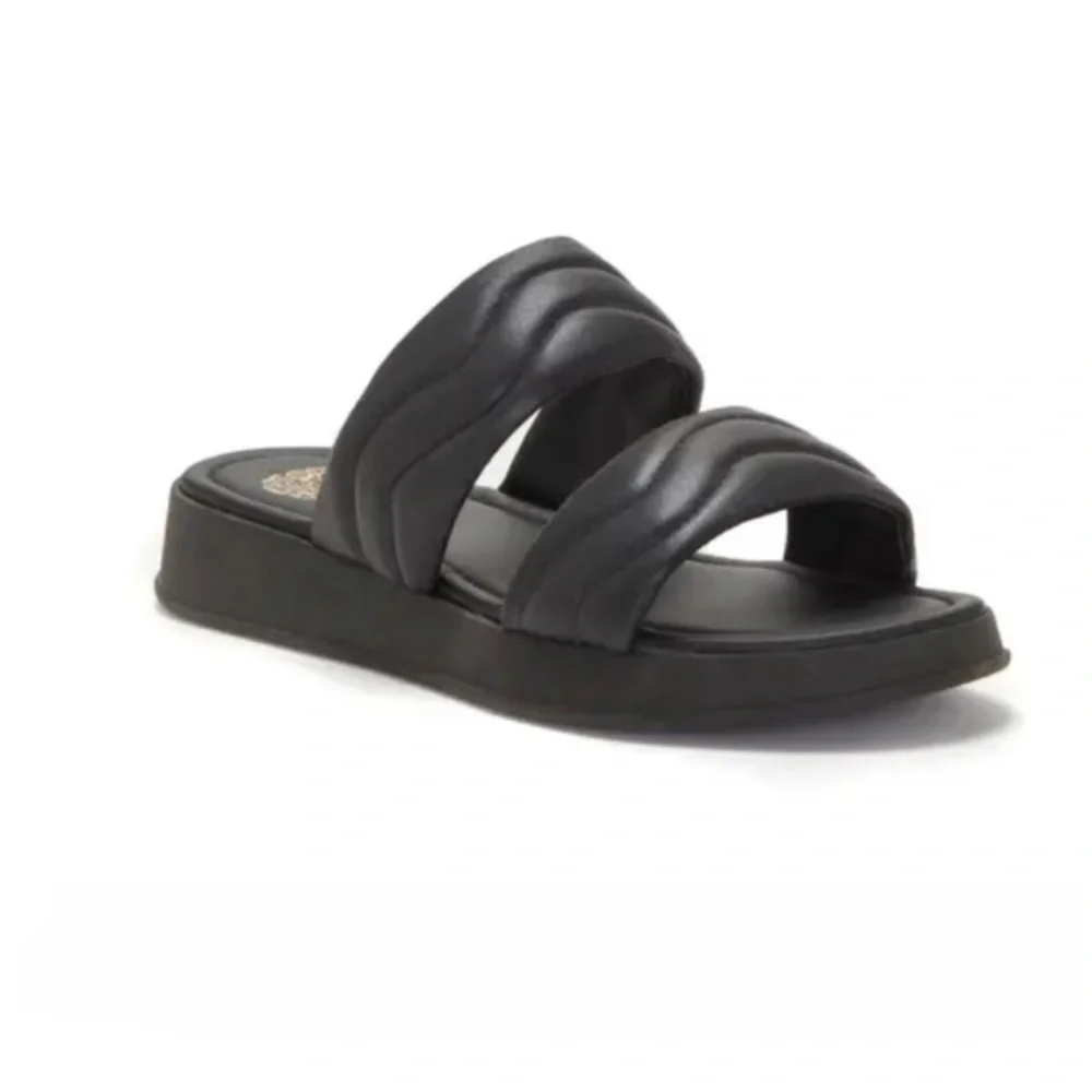 Vince Camuto brand new