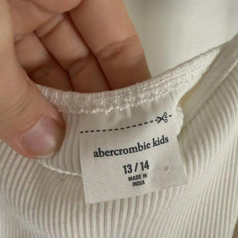 Abercrombie & Fitch pit 15
