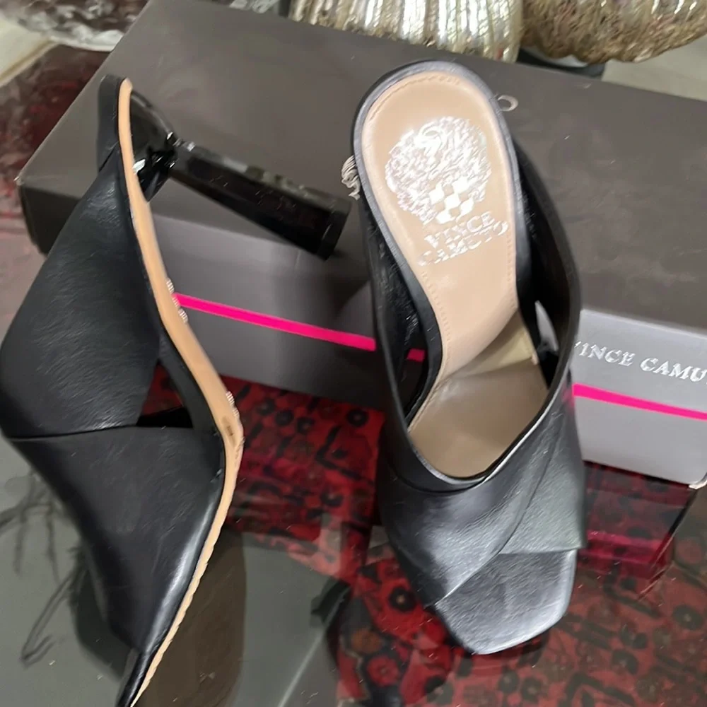 Vince Camuto vince camuto