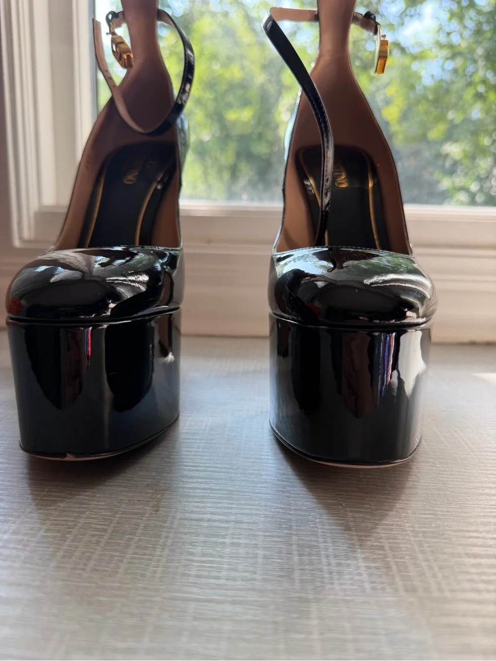 Valentino Garavani elegant valentino