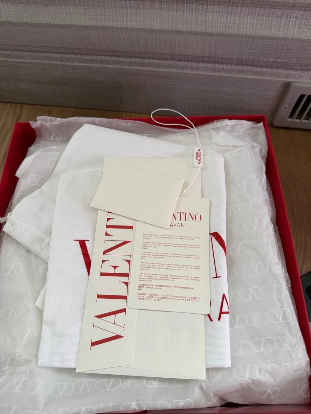 Valentino Garavani elegant valentino
