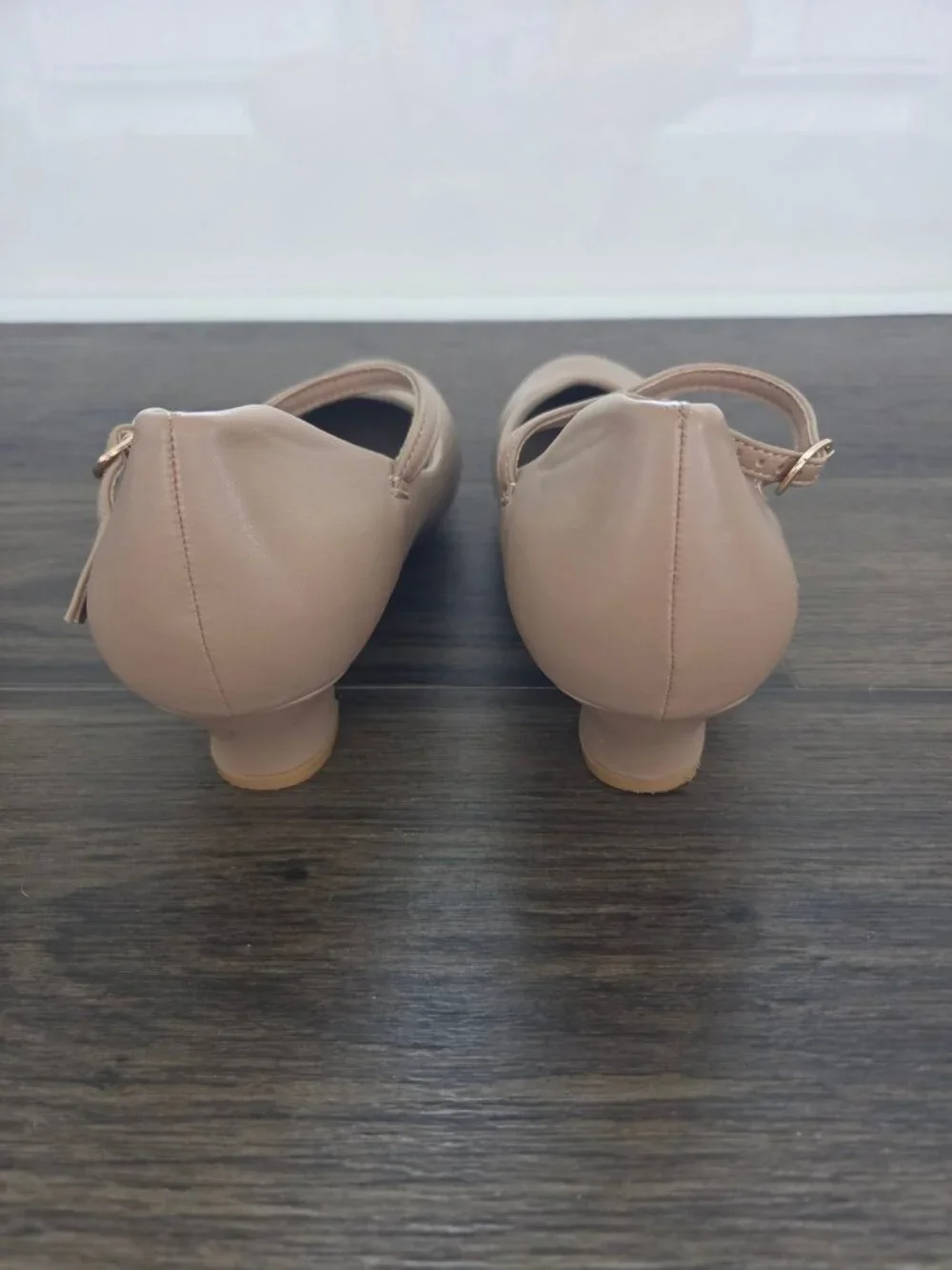 Stelle tan faux