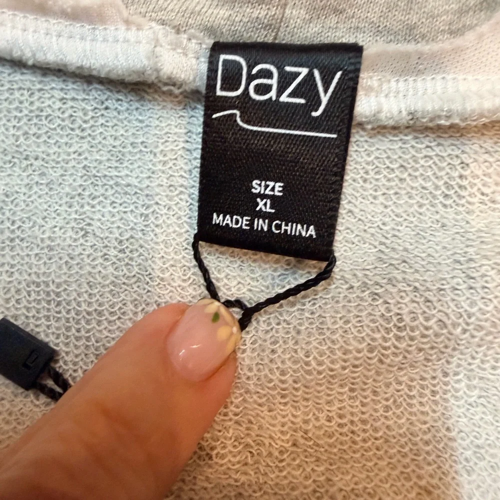 Dazy m031626 gray