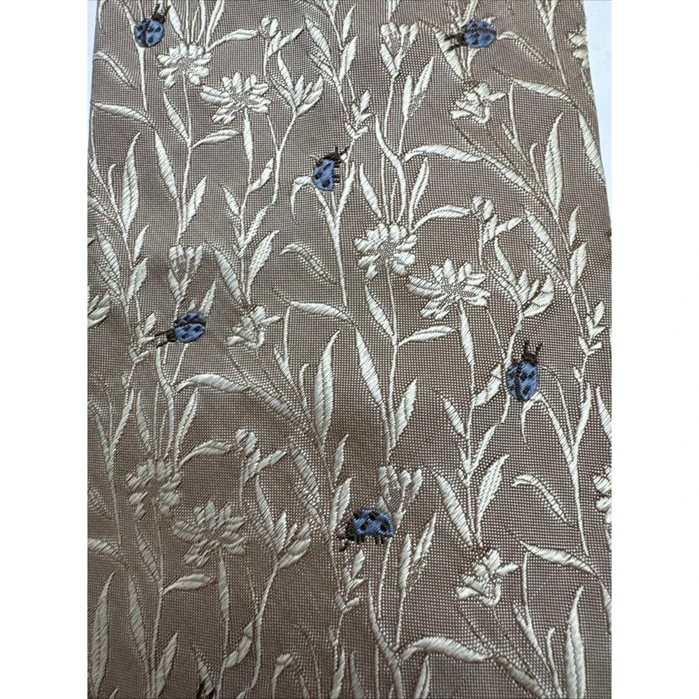 Villa Bolgheri beautiful tie