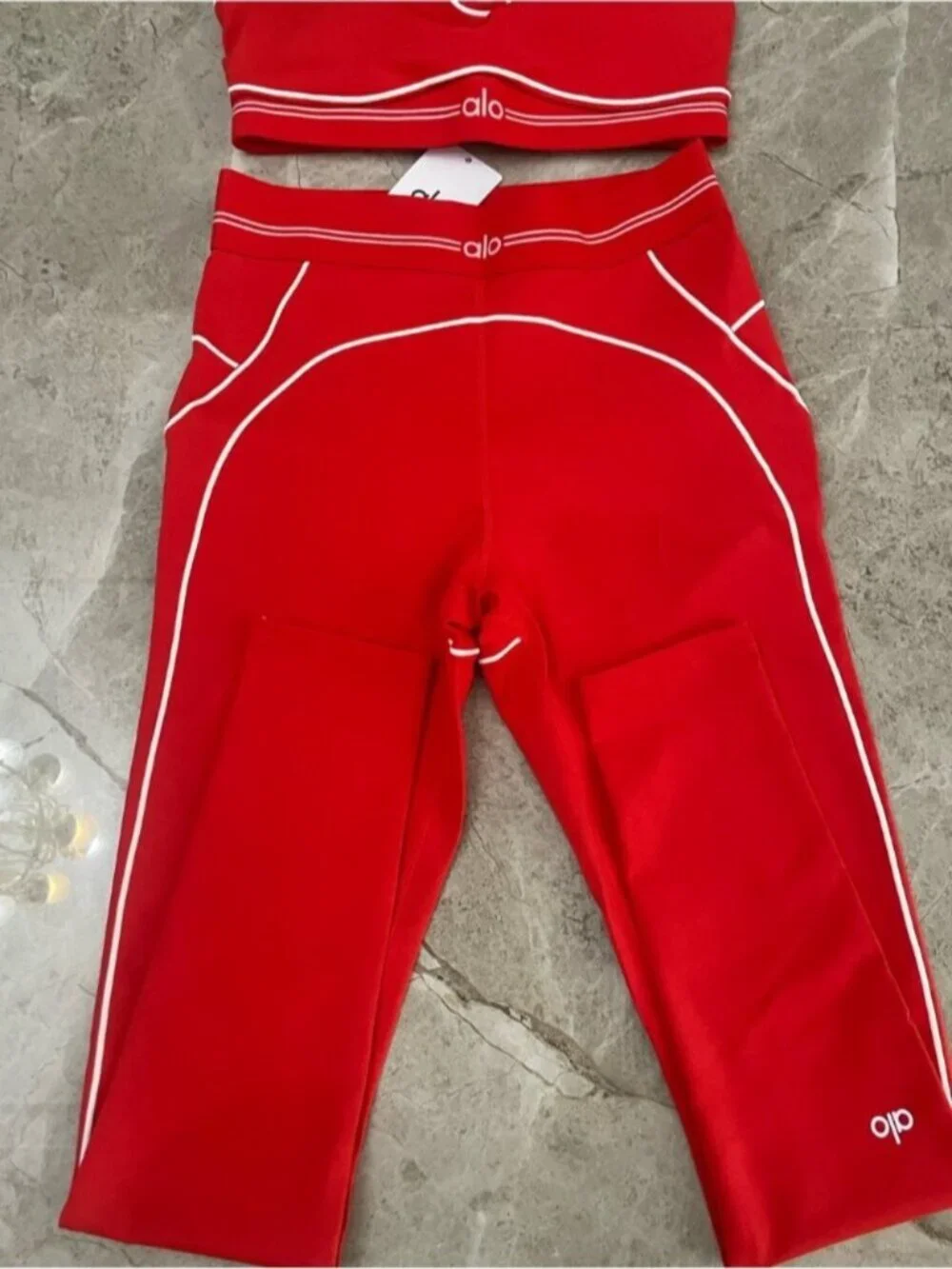 ALO Yoga supportive red