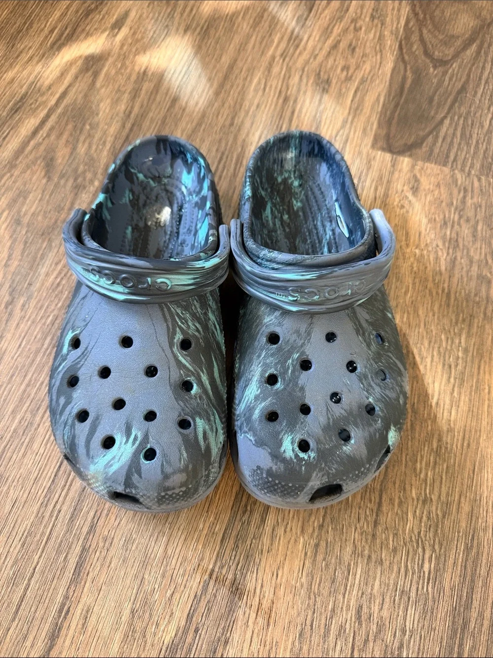 CROCS Kids Marble-Print Clog in Navy and Teal