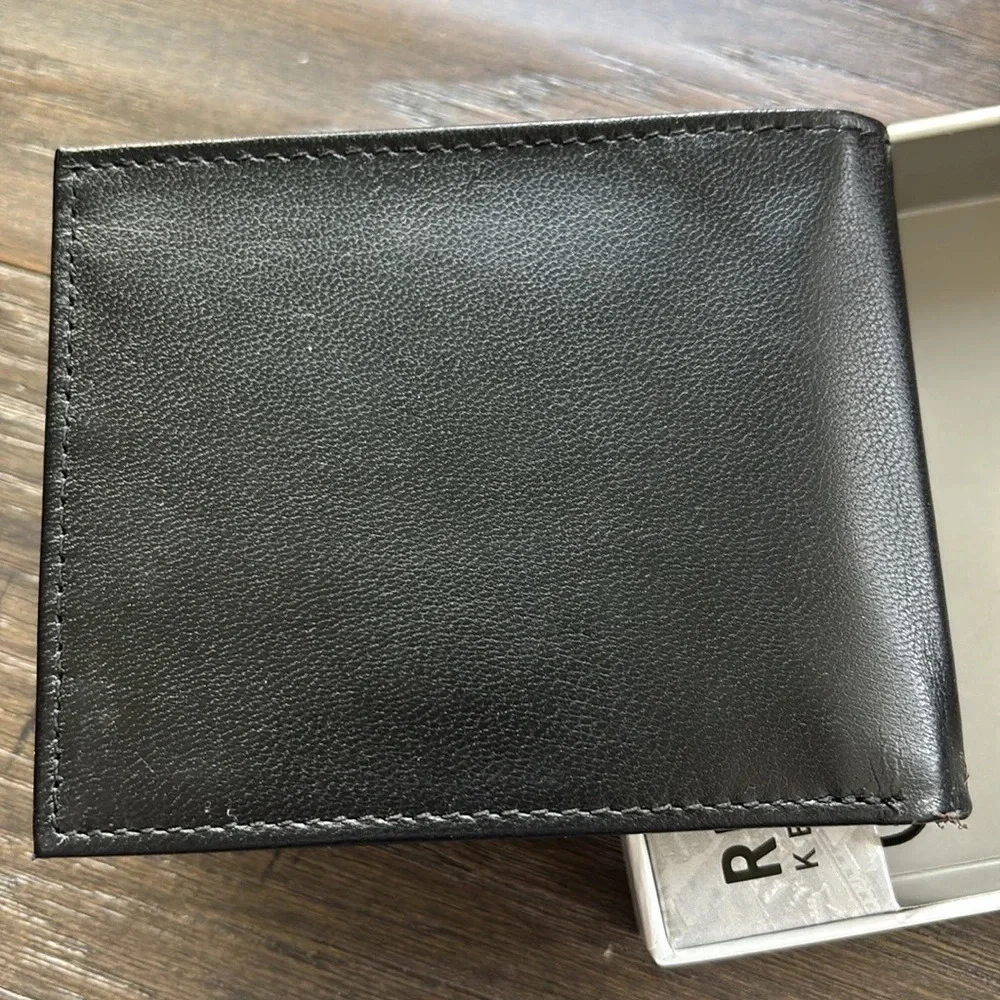 Reaction Kenneth Cole new box