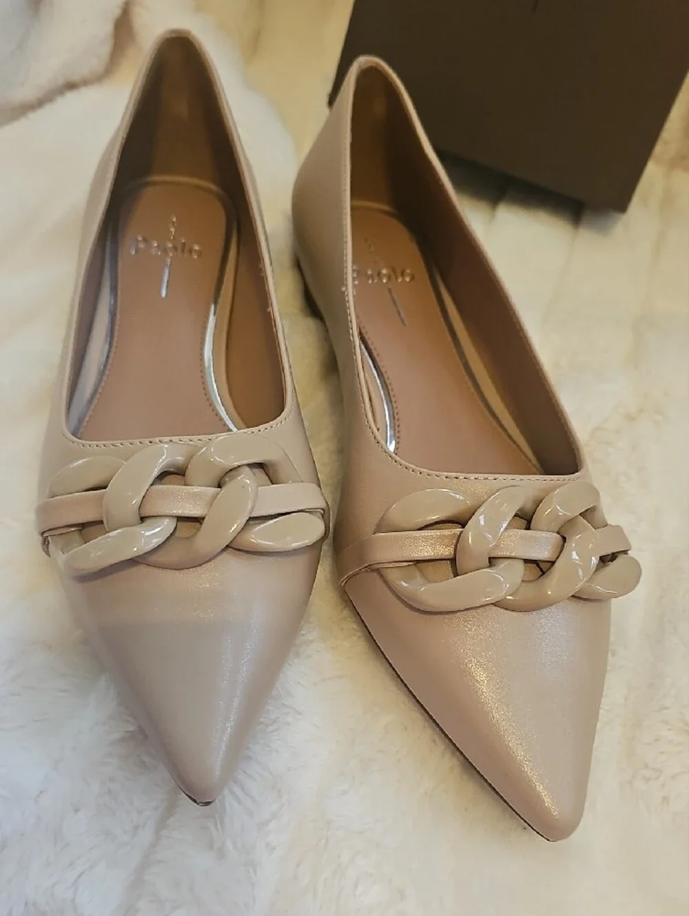 Paolo sleek pointed