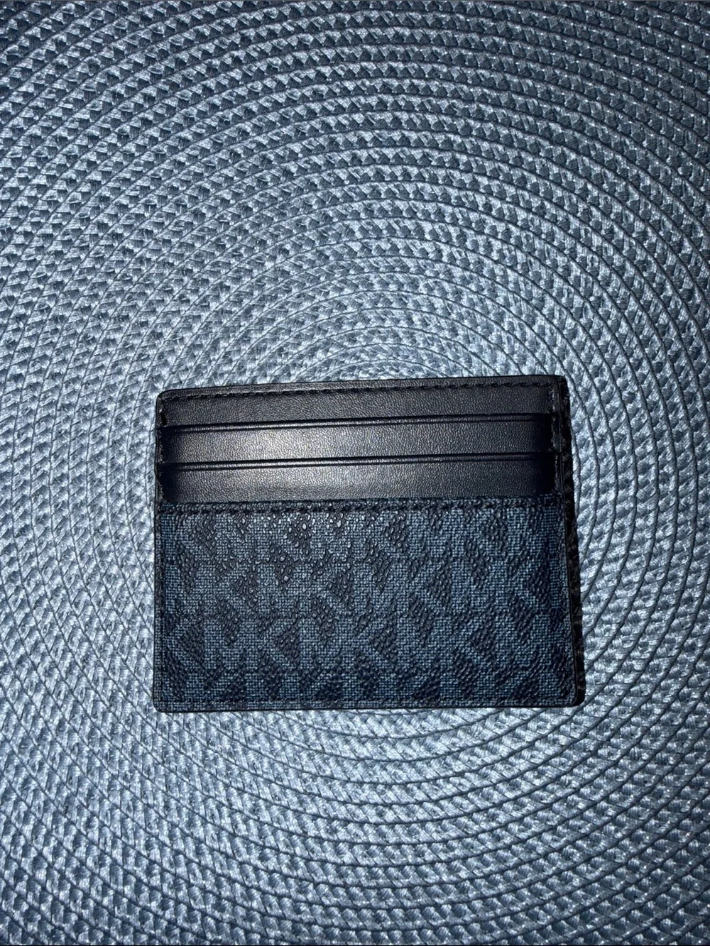 Michael Kors wallet profile