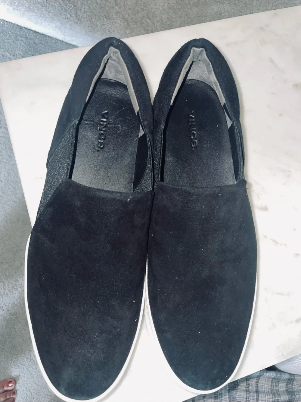 Vince comfortable black