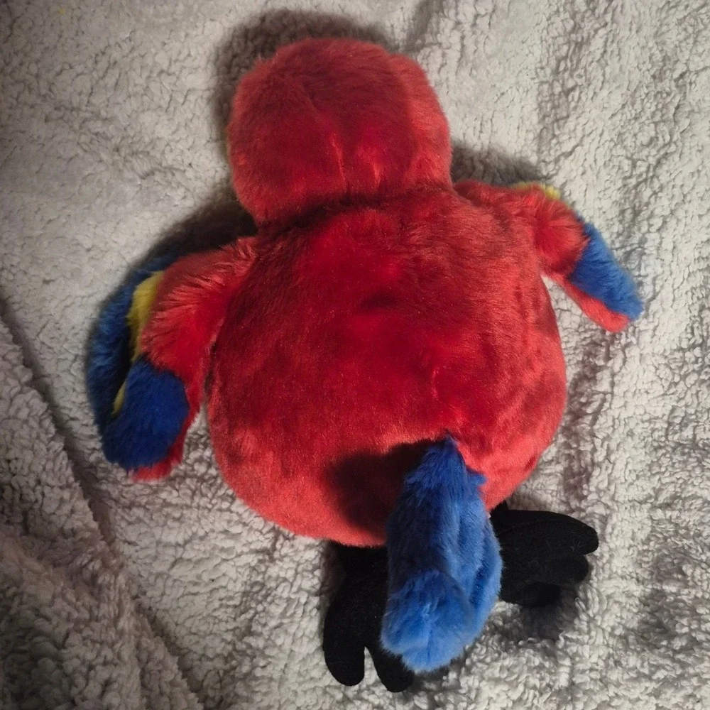 Unipak scarlet macaw
